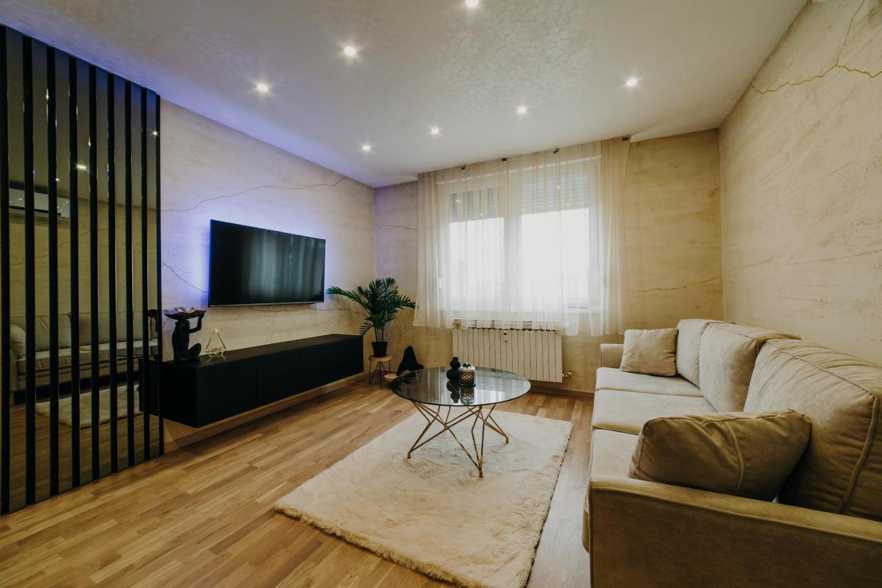 Apartman Stari Toranj II Leilighet Vukovar Eksteriør bilde