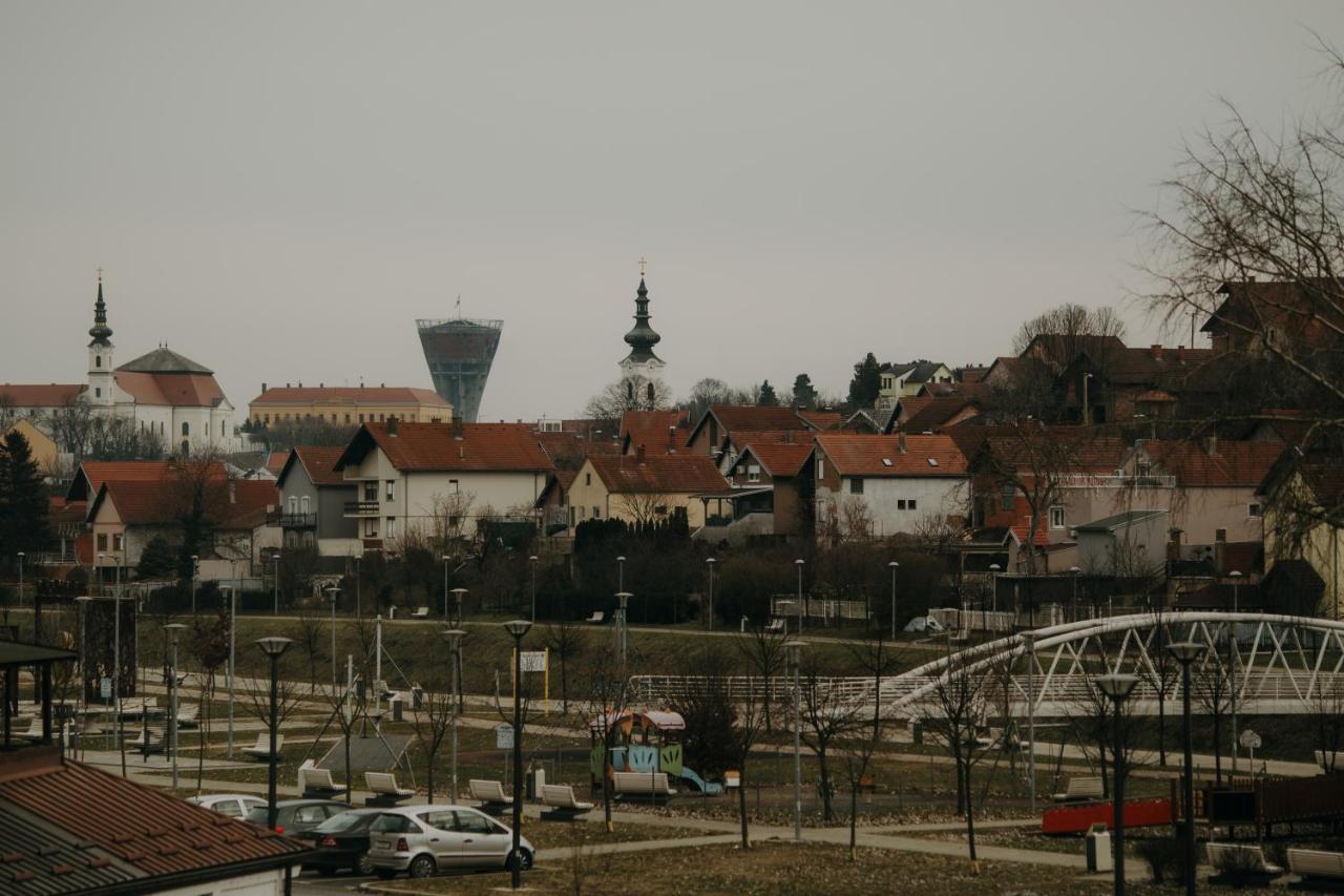 Apartman Stari Toranj II Leilighet Vukovar Eksteriør bilde