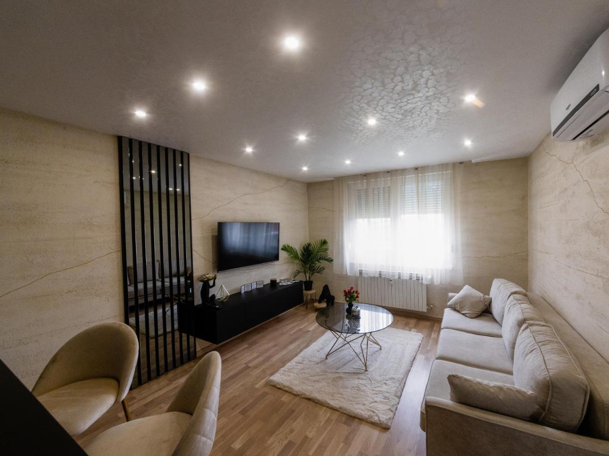 Apartman Stari Toranj II Leilighet Vukovar Eksteriør bilde