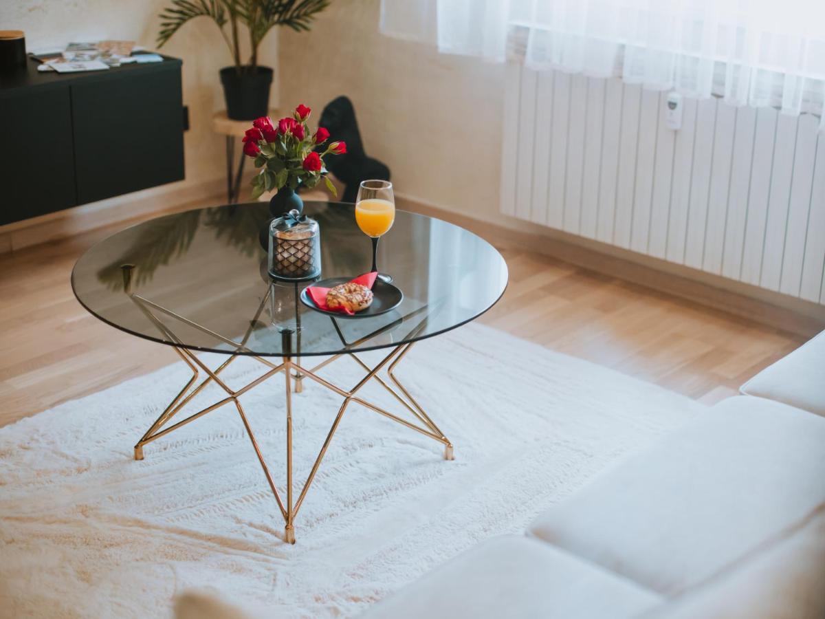 Apartman Stari Toranj II Leilighet Vukovar Eksteriør bilde